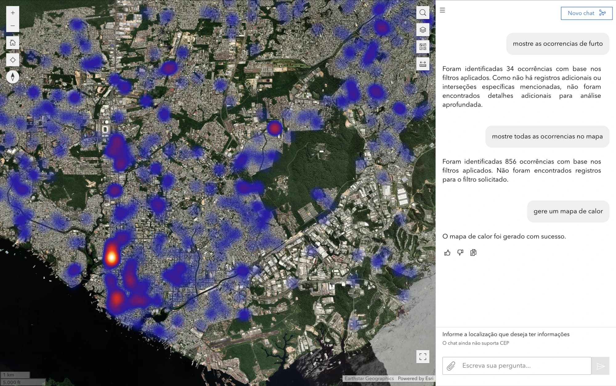 MapsAI gerando um mapa de calor de ocorrências a partir de três perguntas em linguagem natural, com o chat ao lado do mapa